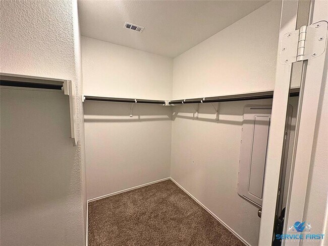 Building Photo - 124 Rooster Wy