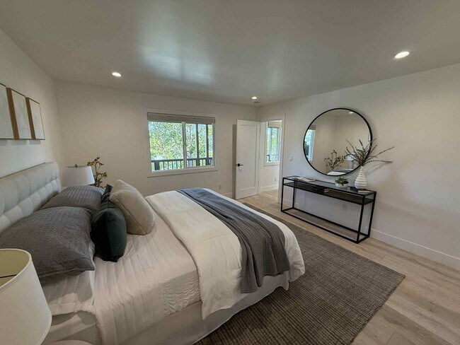 Building Photo - Modern 4-Bedroom Retreat in San Carlos – Remodeled, Spacious, Private Yard