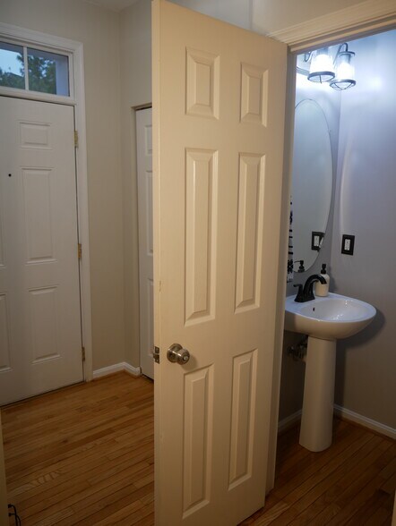 Building Photo - 45537 Lake Haven Ter