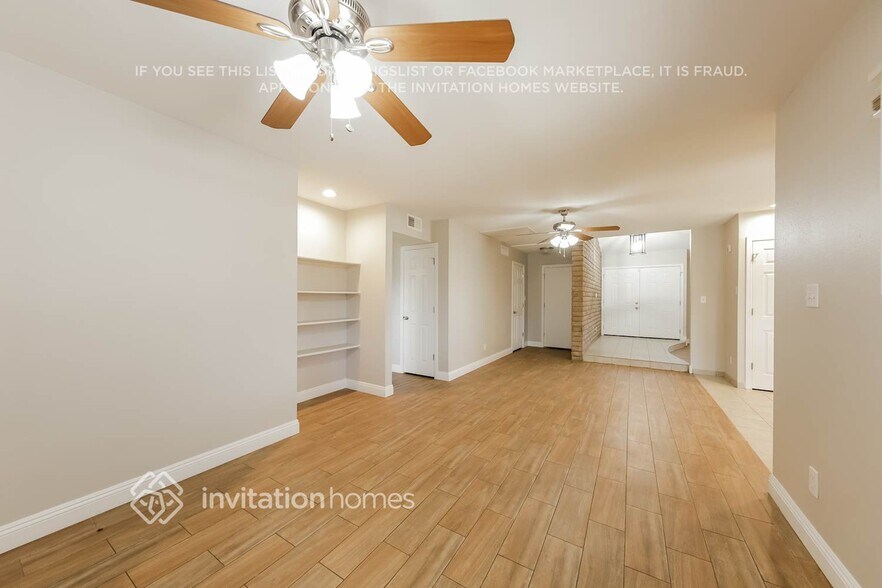 Building Photo - 4613 W Augusta Ave