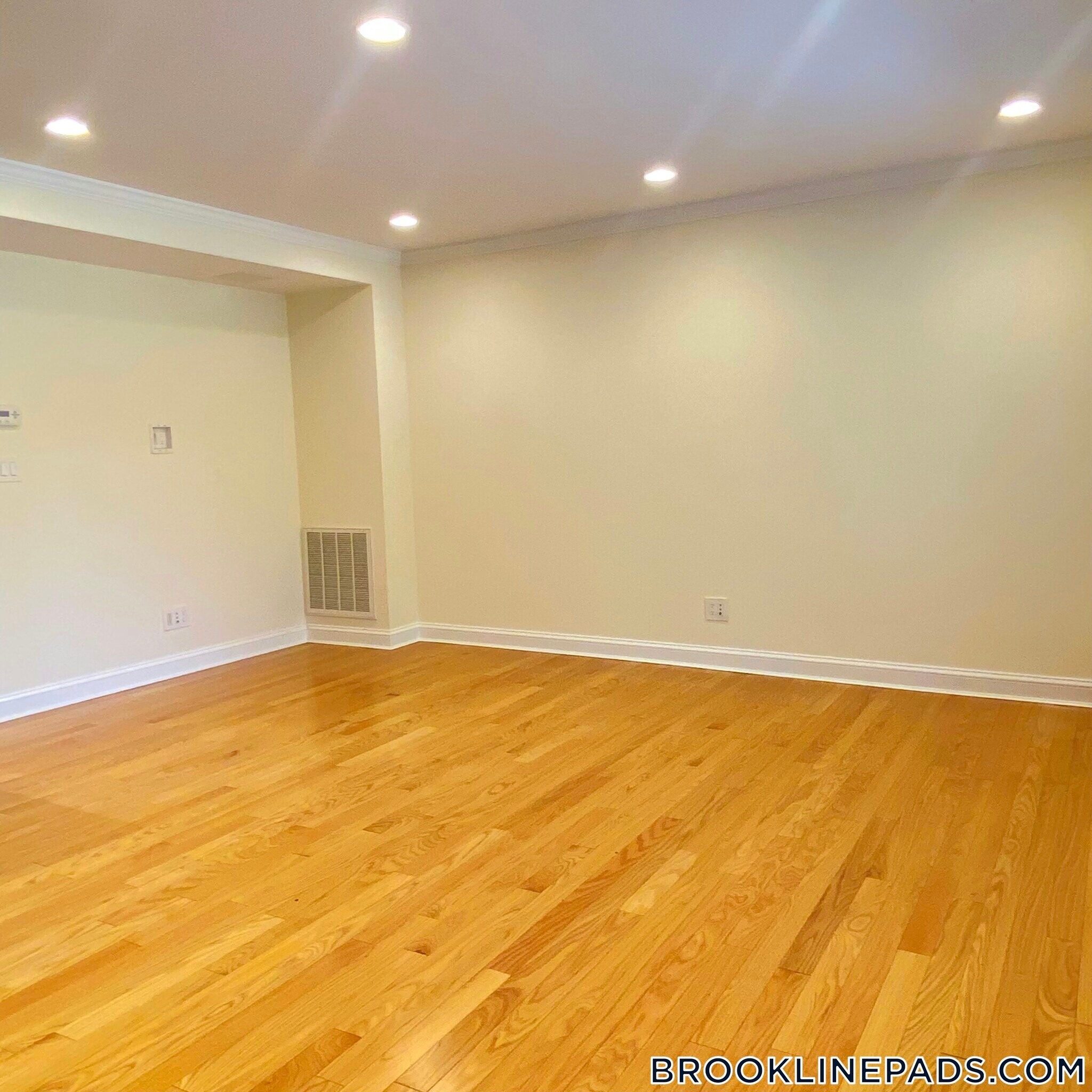 Building Photo - 535 VFW Parkway