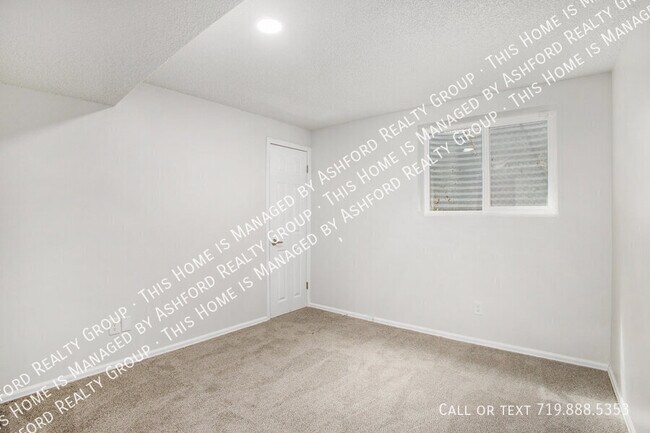Building Photo - 4087 London Ln