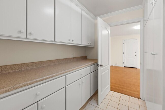 Building Photo - 27696 Vogue Ct