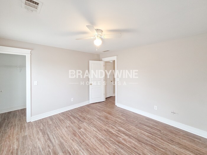 Building Photo - 170 Memory Ln