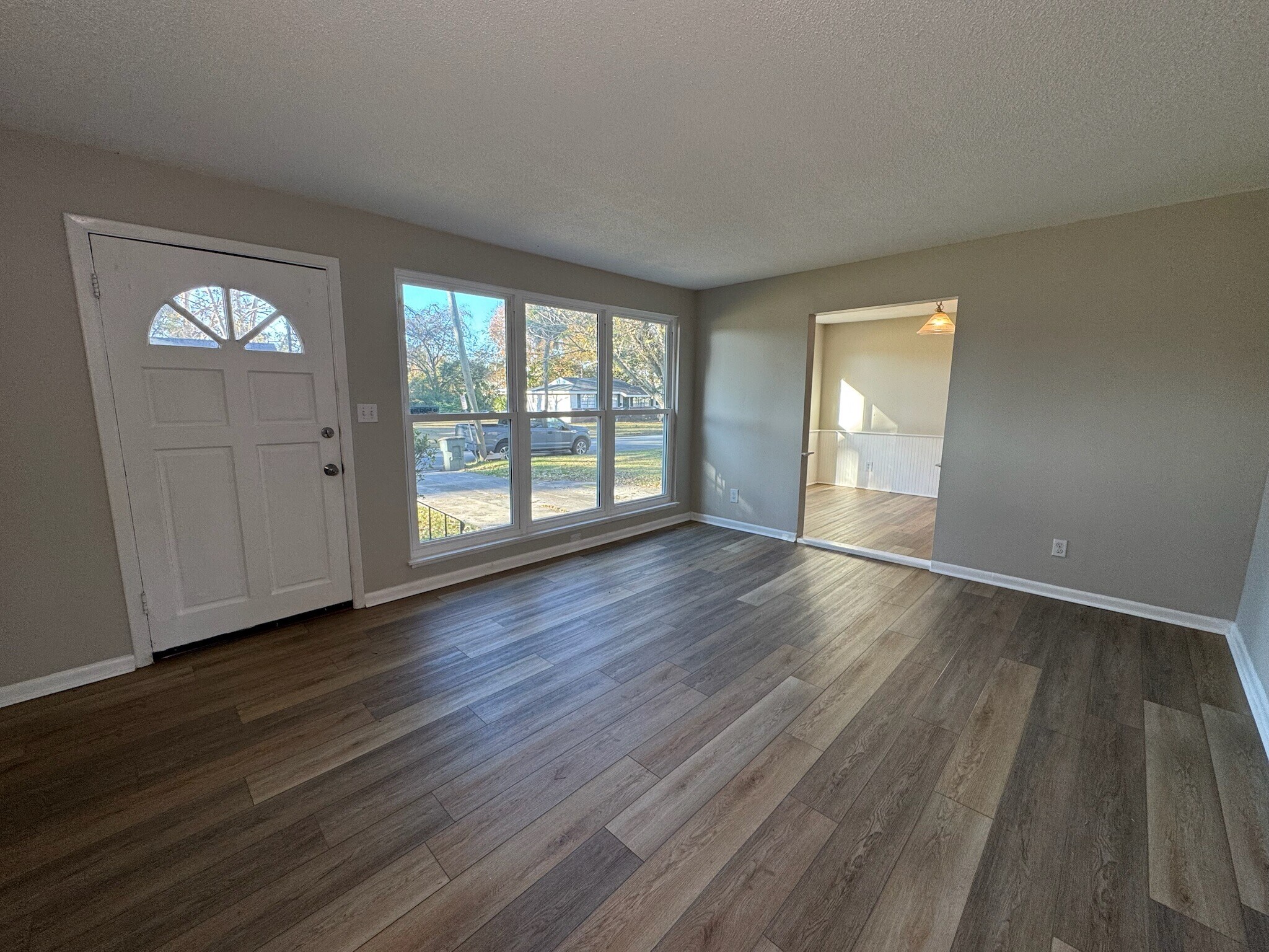 Building Photo - 2052 E 42nd St