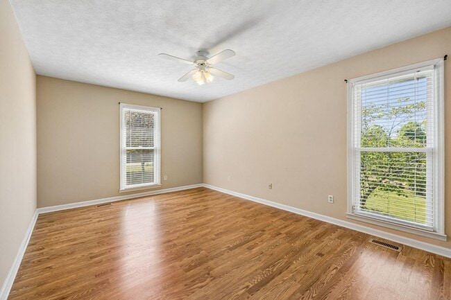 Building Photo - 107 Keri Dr