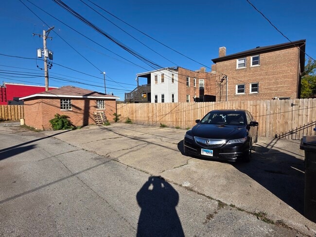 Building Photo - 1621 E 74th Pl