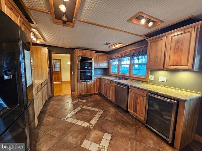 Building Photo - 615 Villa Ave