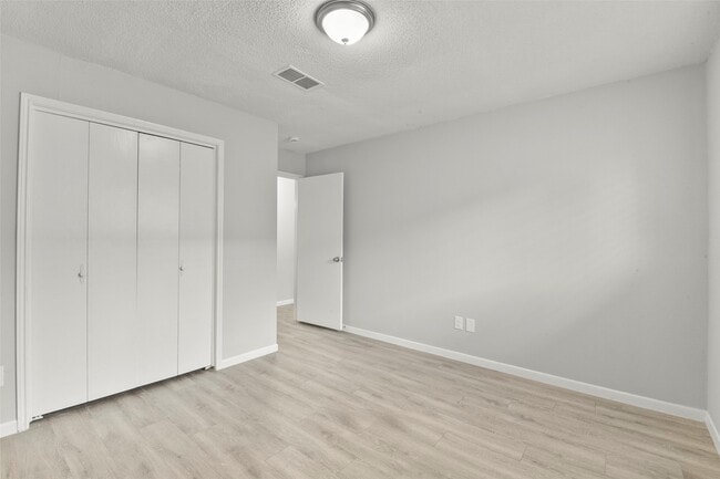 Building Photo - 16310 Cavendish Dr