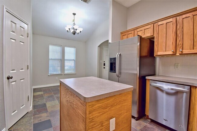 Building Photo - 807 Wild Petunia Way