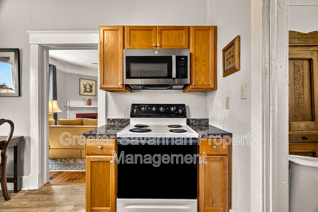 Building Photo - 530 E 35th St