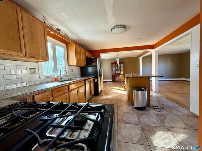 Building Photo - 44 Crabapple Rd