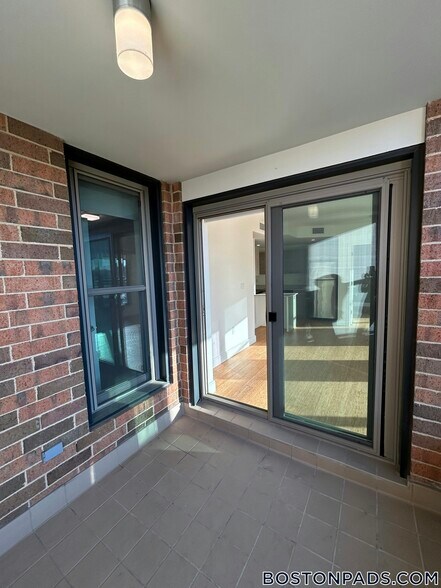 Building Photo - 40 Malvern St