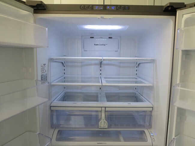 Building Photo - 324 2nd St