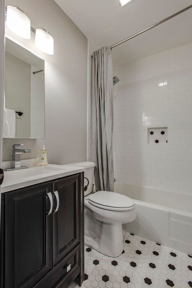 Building Photo - Cute and Cozy Home in Cleveland Park, Walk to Mas Tacos and The Pharmacy, Minutes to Five Points,...