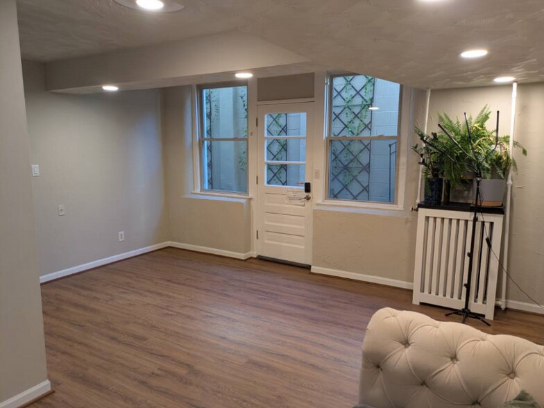 Building Photo - 4136 Queen Ave S