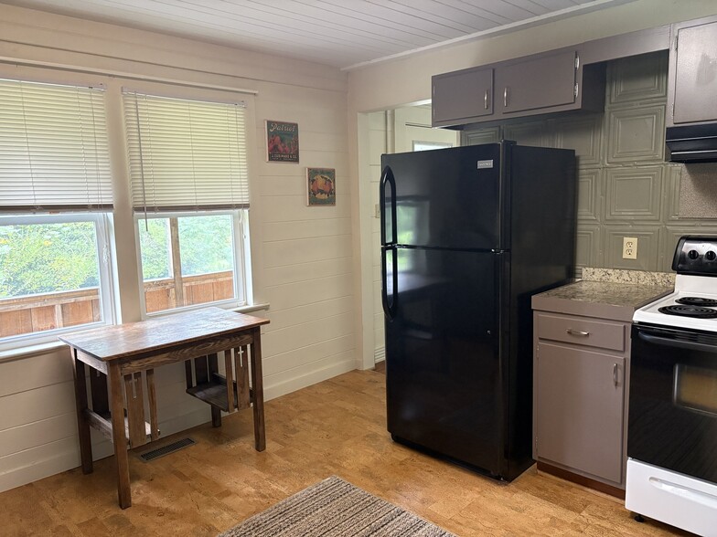 Kitchen, looking toward Living Room - 3837 Old Hendersonville Highway