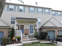 Building Photo - 236 Northdown Dr