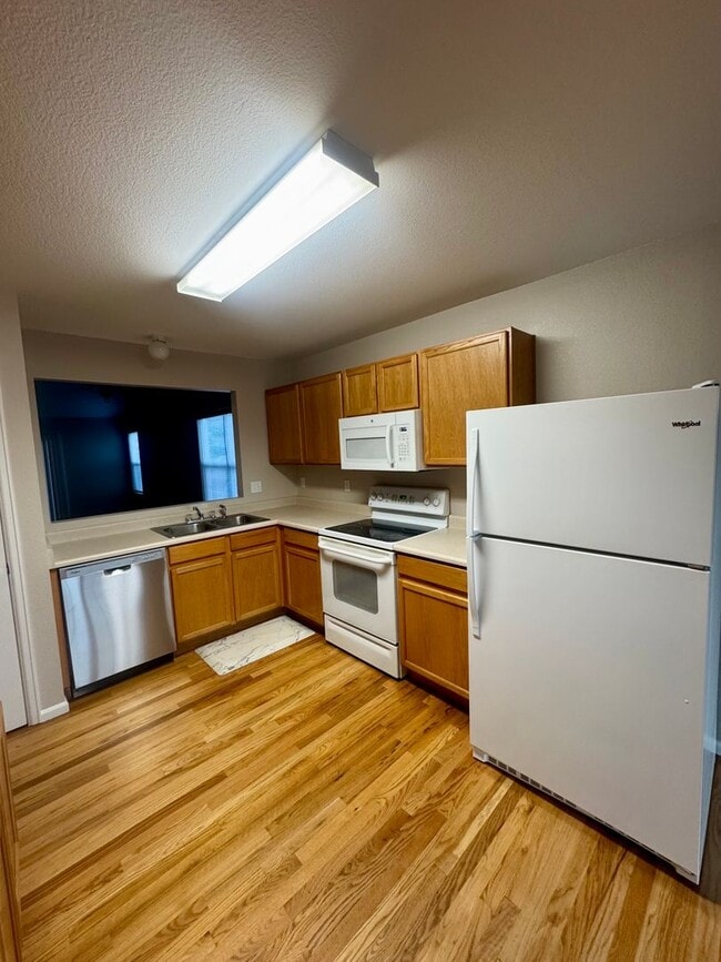 Building Photo - 3 Bedroom Home in Peyton