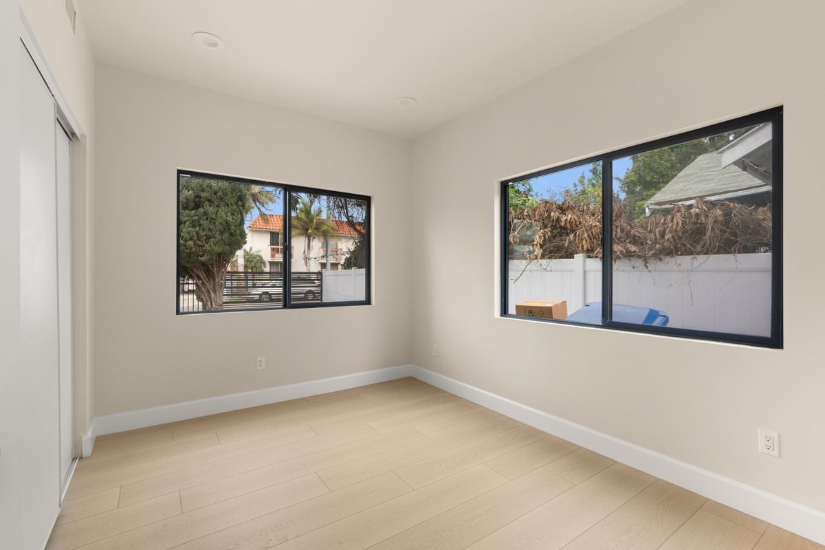 Building Photo - 5670 Lexington Ave