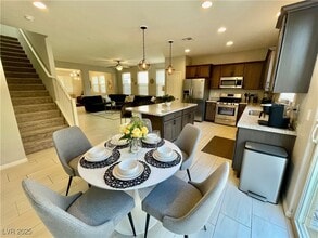 Building Photo - 173 Elexese Ct