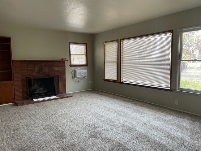 Building Photo - 40565 Stetson Ave