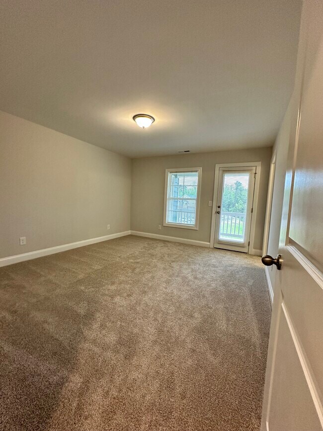 Master bedroom - 579 Forestville Rd