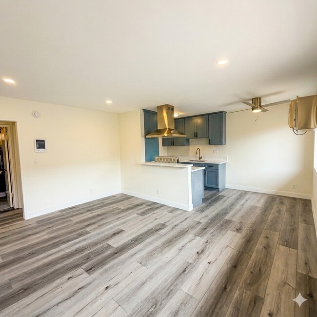Building Photo - Fully Renovated 1BR in Van Nuys – Modern Kitchen + Parking