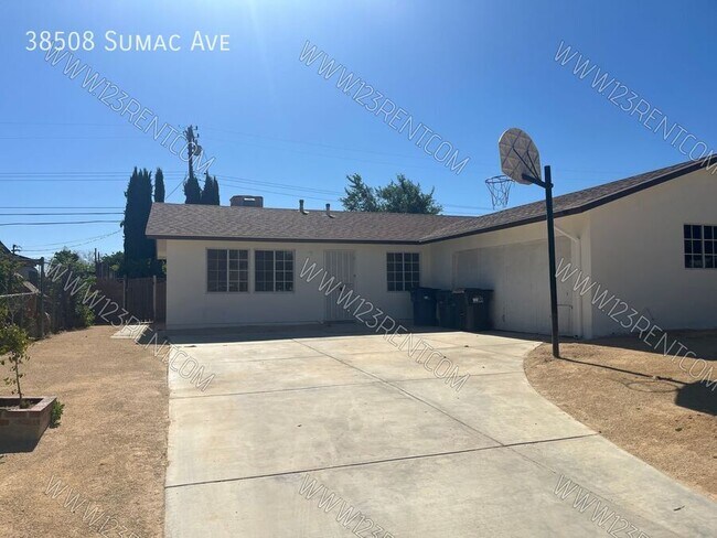 Building Photo - 38508 Sumac Ave
