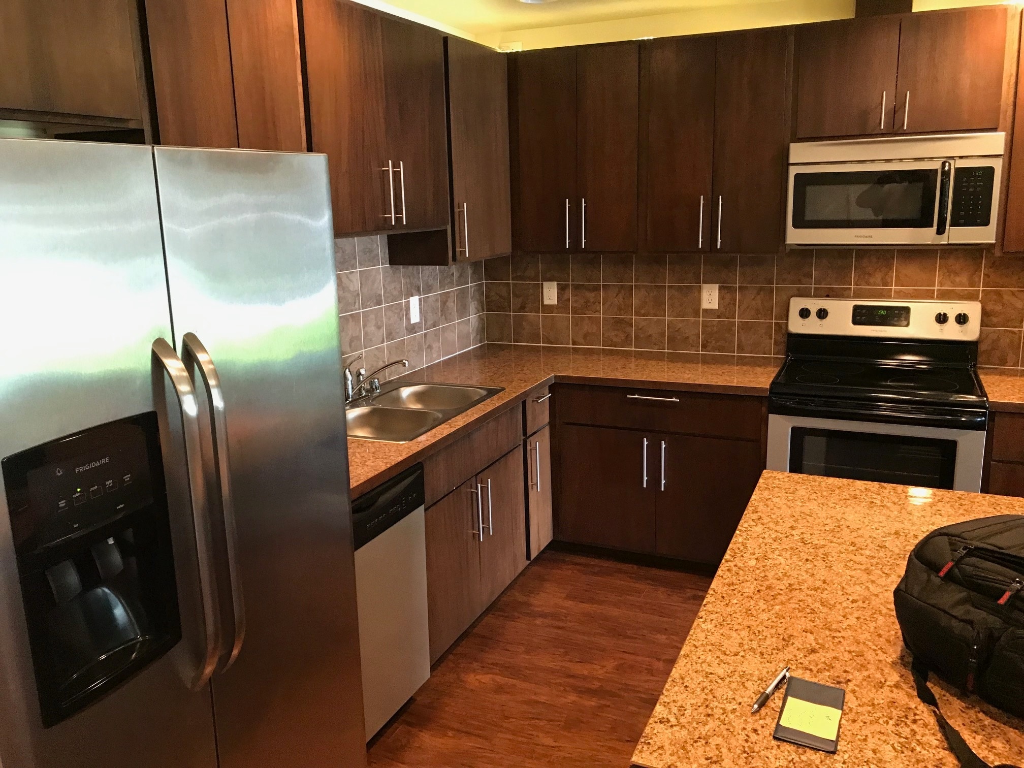 Building Photo - 1220 W Bismark Ave