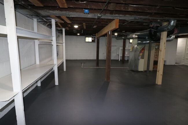 Building Photo - 855 Langlade Ave