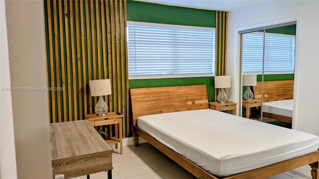 Building Photo - 3855 SW 79th Ave