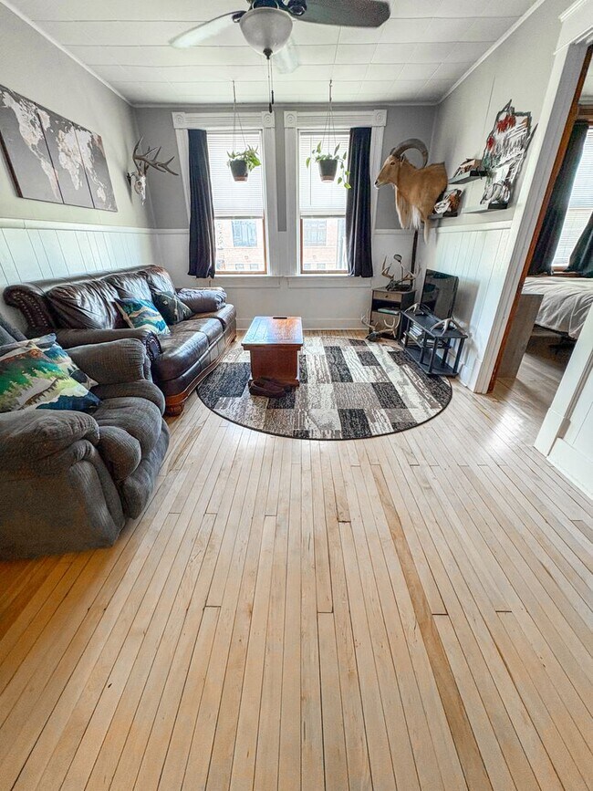 Building Photo - One Bedroom Apartment in Downtown Tomah