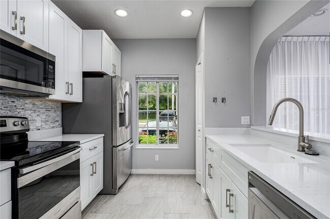 Building Photo - 208 Cape Harbour Loop