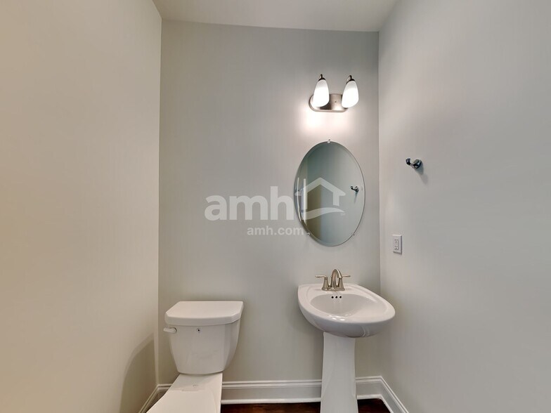 Building Photo - 8149 Willowbank Way
