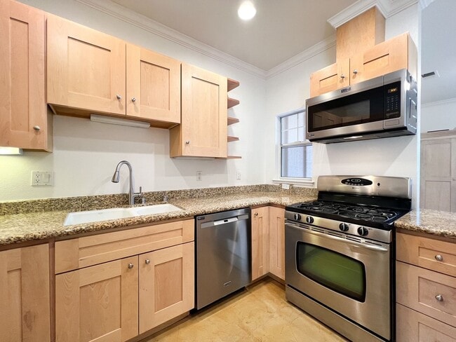 Building Photo - Napa Condo with Double Garage & Private Patios