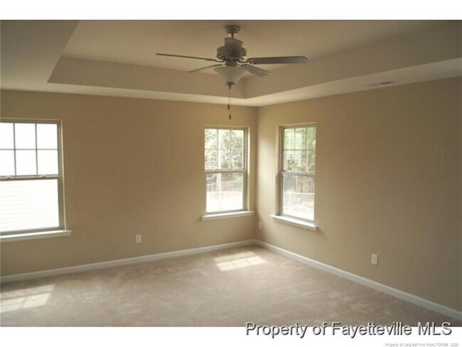 Building Photo - 261 River Oak St