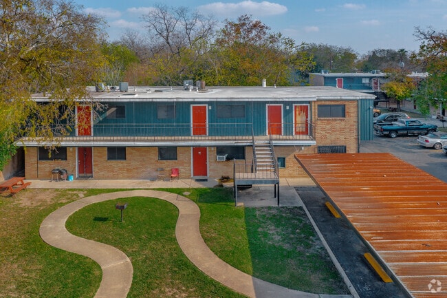 Building Photo - Mission Villas