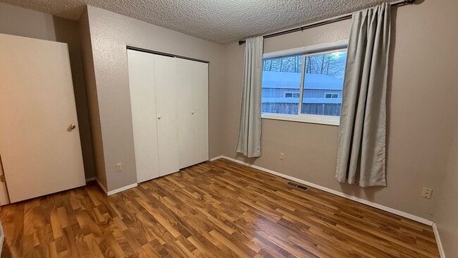 Building Photo - 3 Bedroom Ranch House w/Large 2 Car Garage and Fenced Yard!