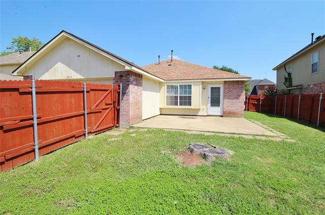 Building Photo - 2305 Valley Creek Dr