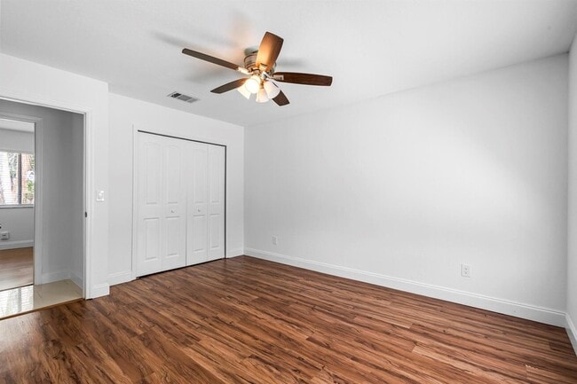 Building Photo - 766 SW Belmont Cir