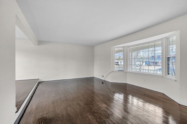 Building Photo - Newly Renovated 4-Bedroom Home with Pool i...