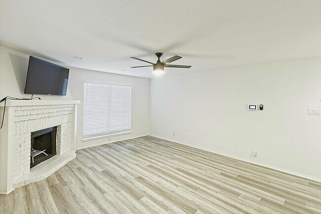 Building Photo - 4800 Northway Dr