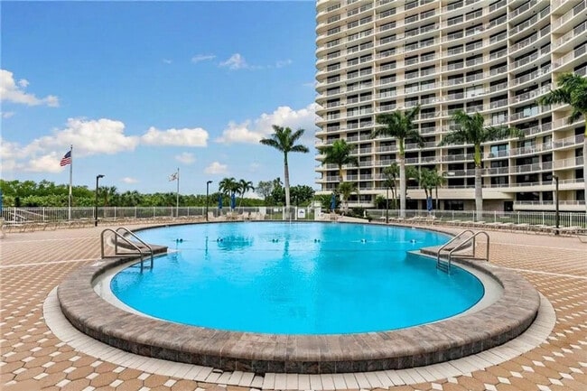 Building Photo - 380 Seaview Ct