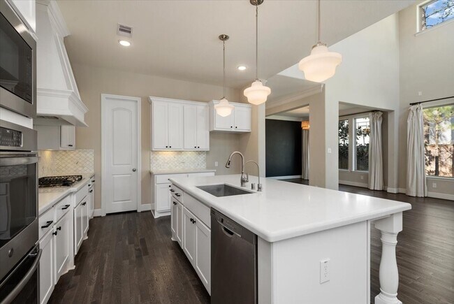 Building Photo - 155 Rockwell Park Blvd