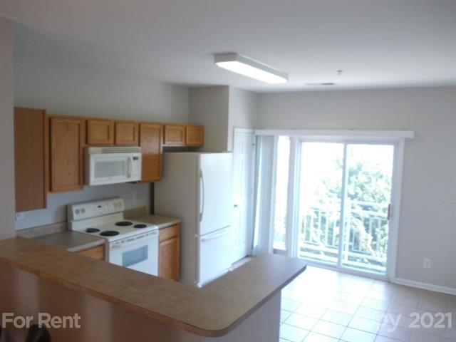 Building Photo - 641 Raphael Place
