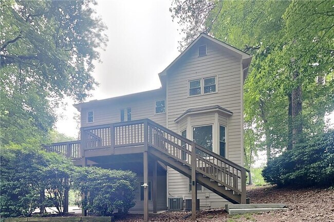 Building Photo - 811 Springdale Crossing