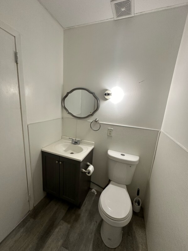 Building Photo - 416 Main Ave N