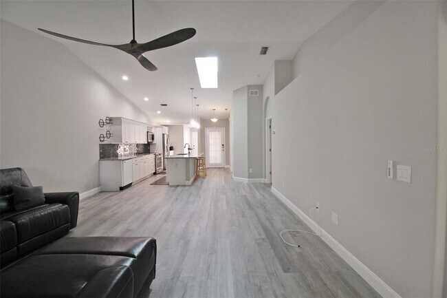 Building Photo - 6019 Courtside Dr