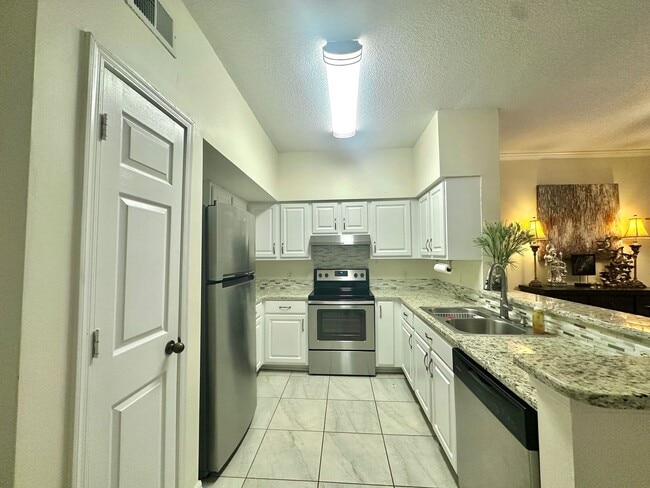 Building Photo - 1 bedroom unit at The Links in Haile Plant...